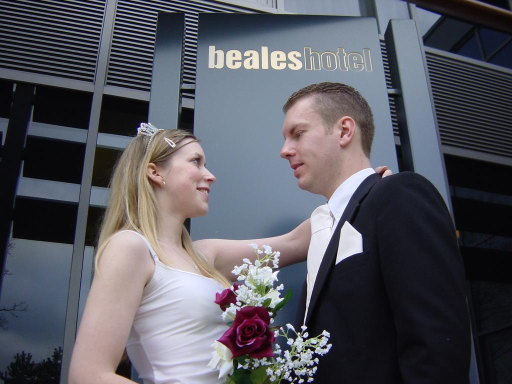 Beales Hotel Hatfield  Exterior photo