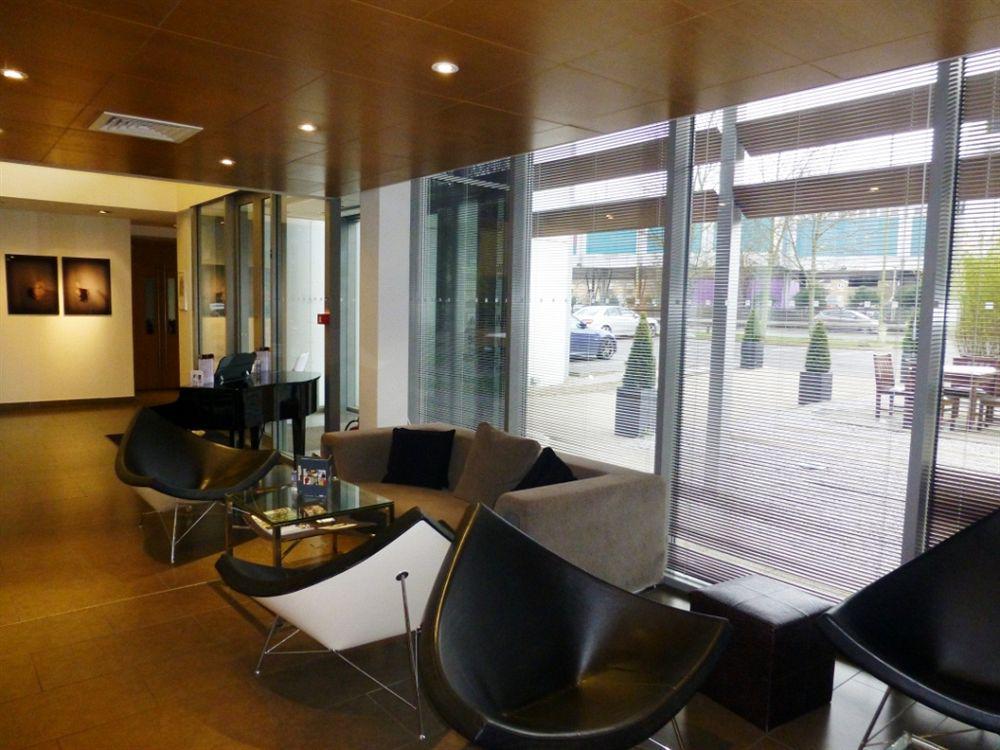 Beales Hotel Hatfield  Exterior photo